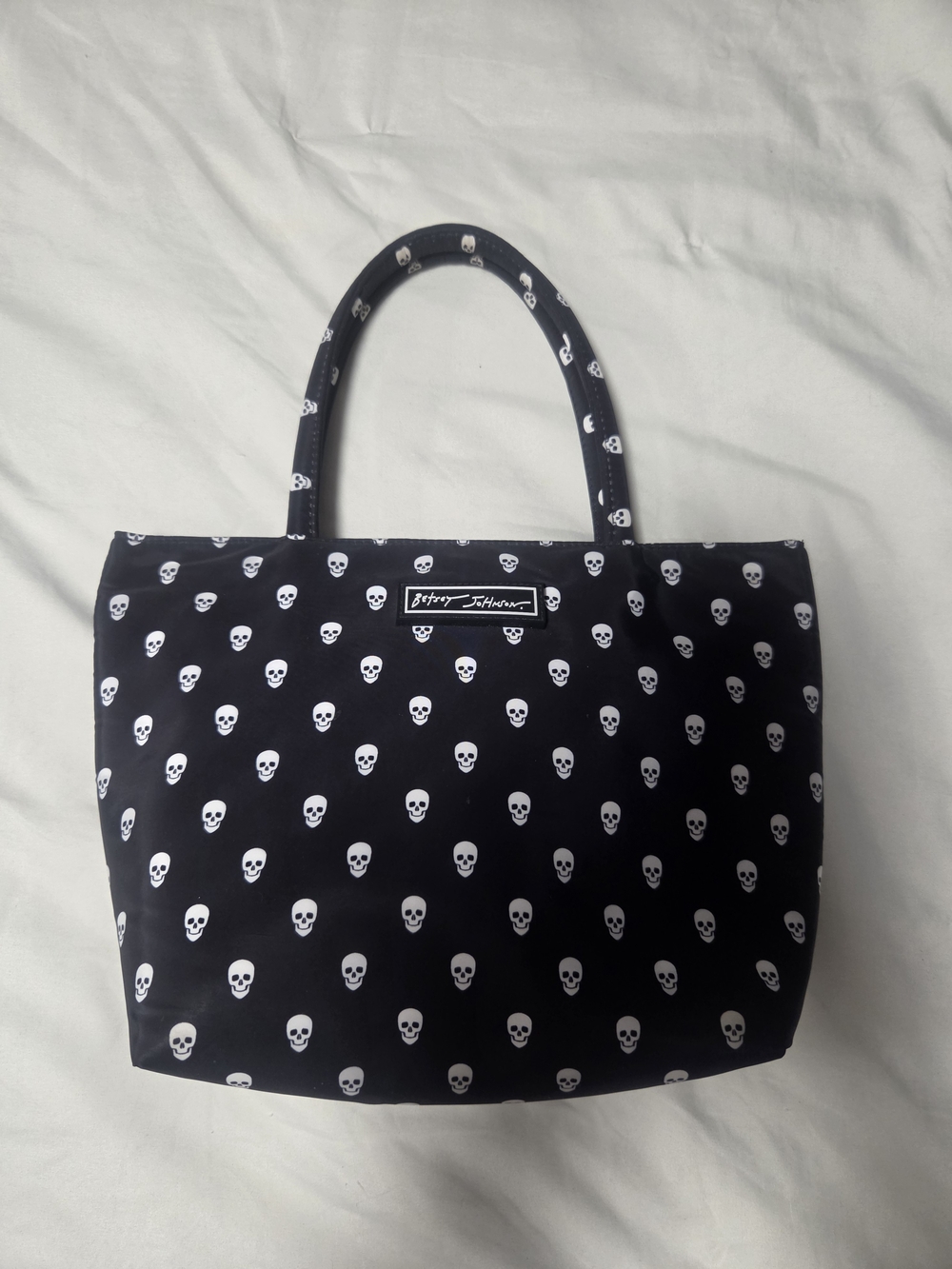 Betsey Johnson Black and White Skull Print Insolated Lunch Tote